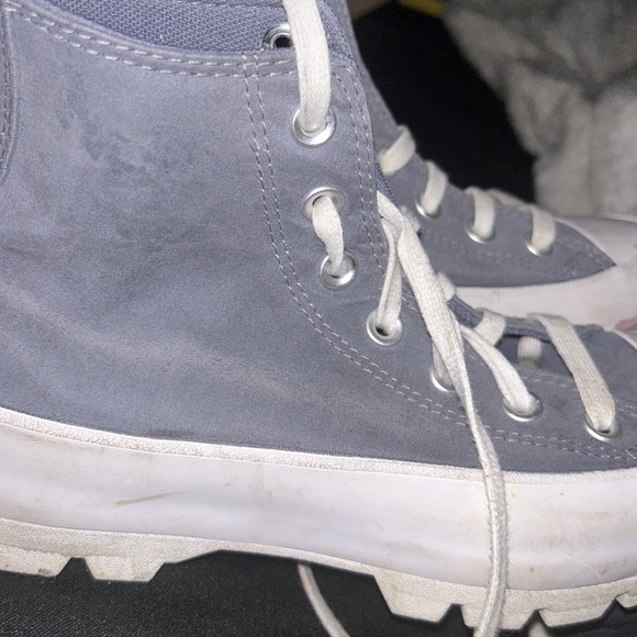 Converses - Picture 3 of 4